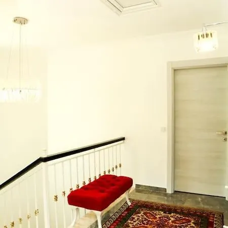 Luxury Kaan